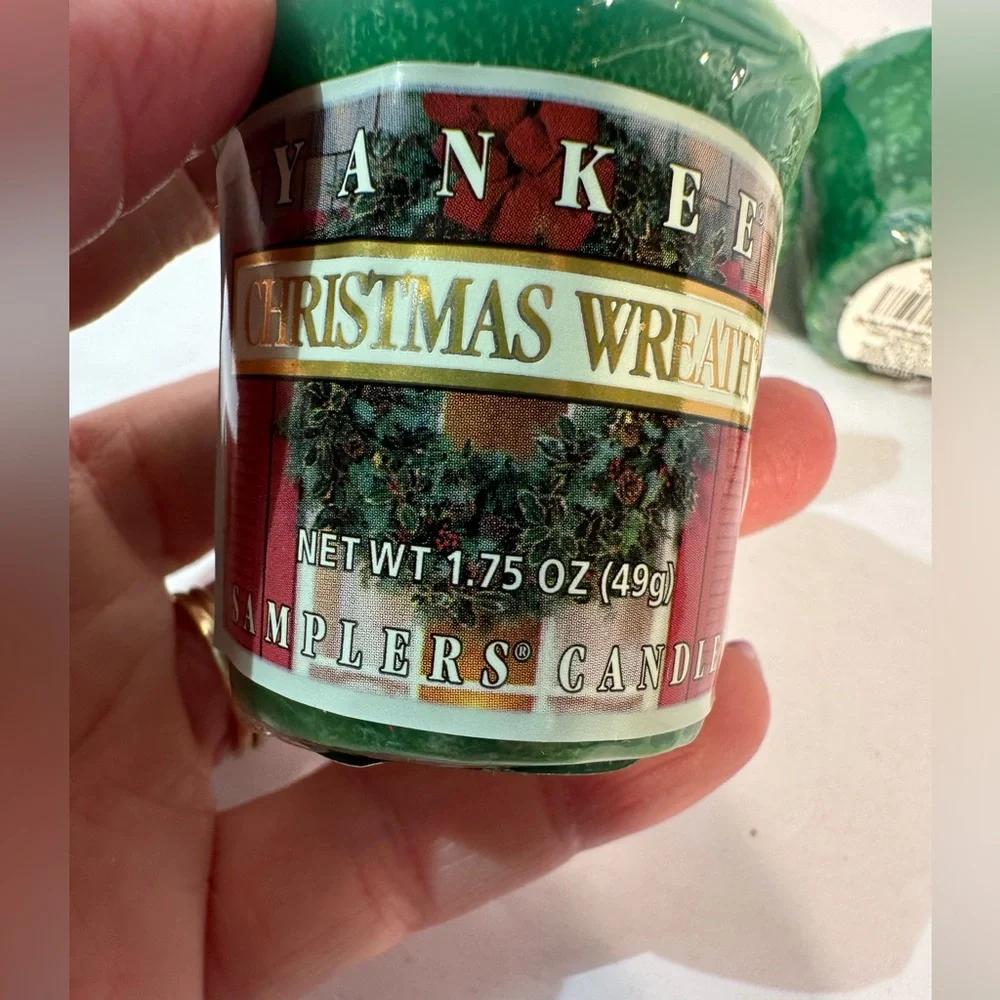 Yankee Candle 5 Samplers Candle Christmas Wreath 1.75oz W/2 Frosted Votives NOS